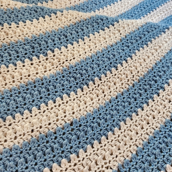 Crochet Blanket - Picture 4 of 5